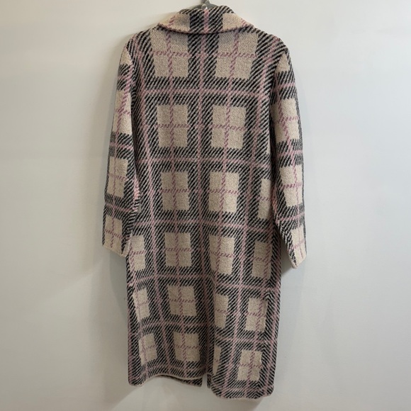 Cozy Plaid Teddy Jacket - Pink and Black - Picture 4 of 4